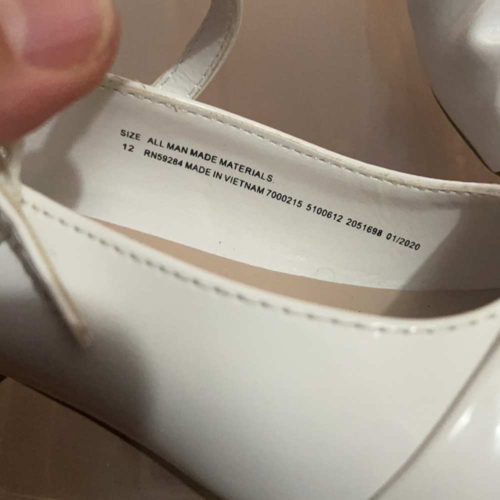 Girls Low Heel Shoes- White SZ 12 - Picture 6 of 9